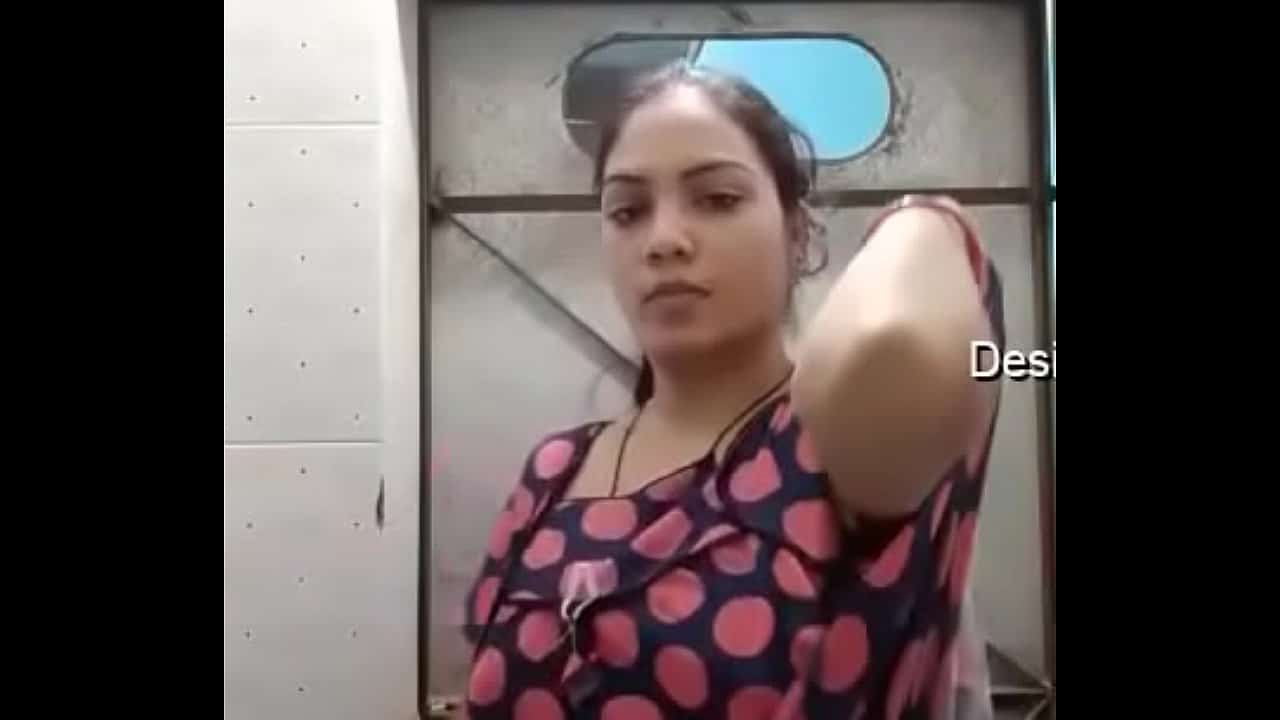 Indian newly married Bhabhi Nina reveals her soft Boobs and squeeze