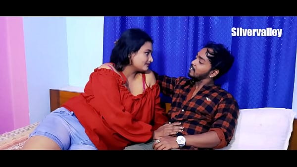 Desi Cheating girlfriend maintaining two sex friends mms